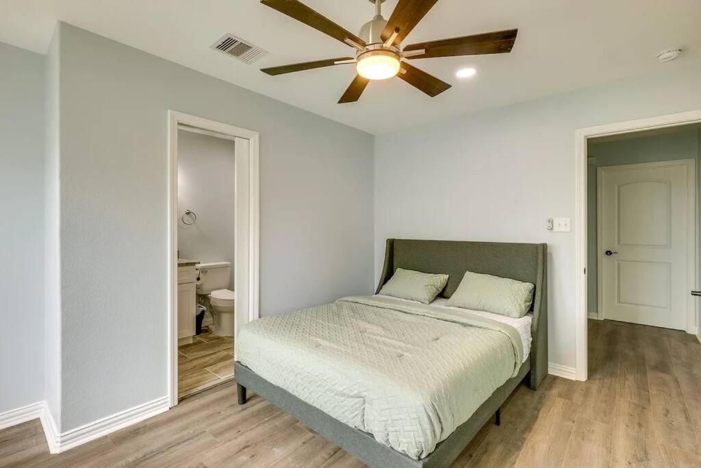 Vacation Home Lake Livingston! Onalaska Luaran gambar