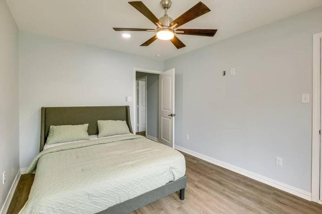 Vacation Home Lake Livingston! Onalaska Luaran gambar