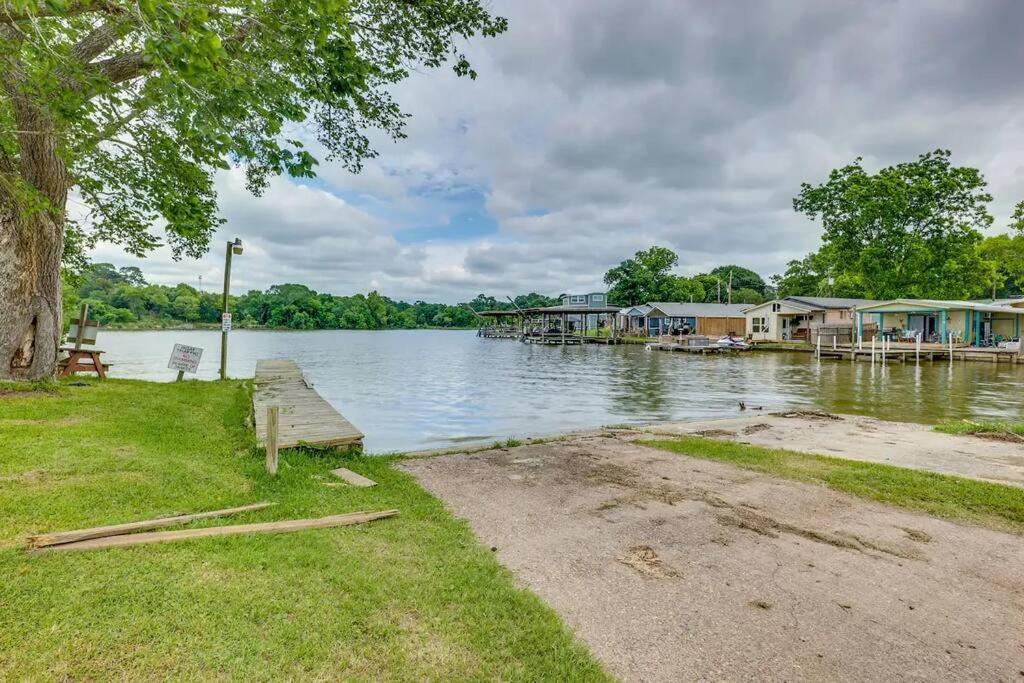 Vacation Home Lake Livingston! Onalaska Luaran gambar